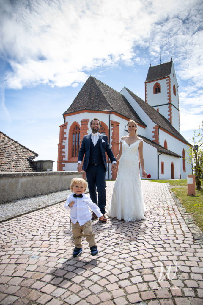 Auszug Kirche - Wagner Weddings Hochzeitsfotograf Schaffhausen
